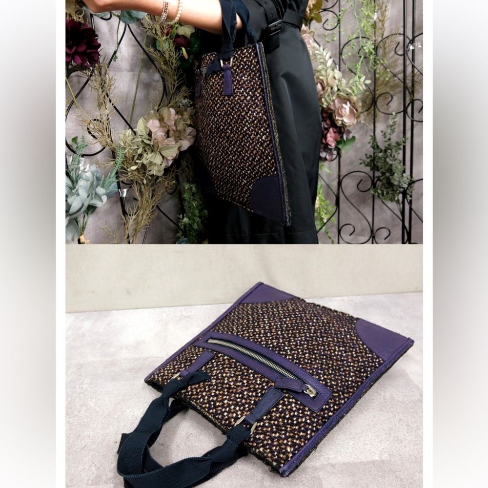 SOLD-SOLD Pre loved beautiful authentic PRADA handbag - Picture 2 of 10